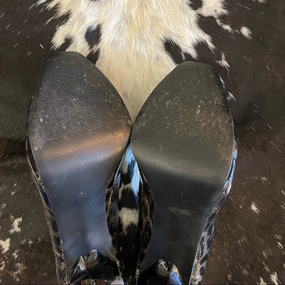 Steve Madden 👠 Metallic Patent Leather Peep-Toe Heels - Picture 7 of 9